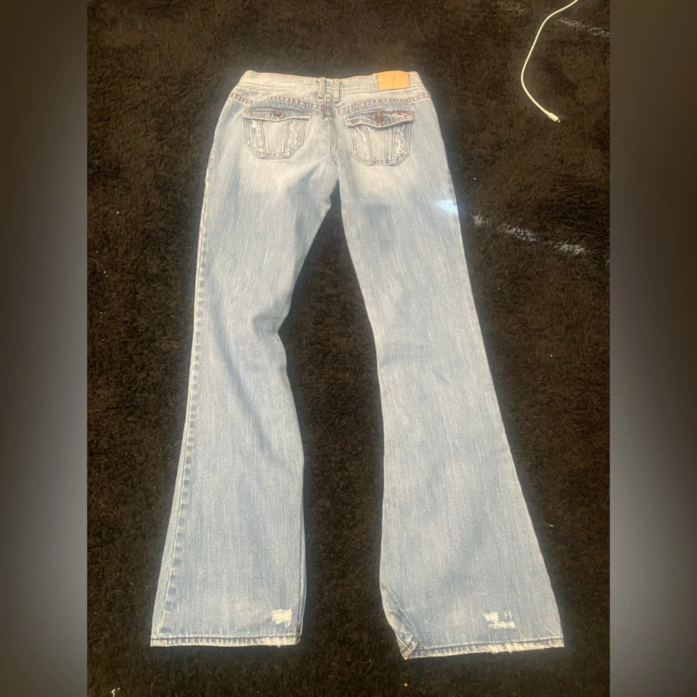 Hollister Women's Flare Light Blue Jeans - Picture 2 of 4